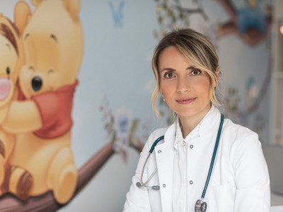 Pedijatar dr Aneta Jovanović daje detaljan spisak neophodnog medicinskog pribora za putovanje s bebom