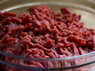 AKO je mleveno meso MASNO dodajte JEDAN SASTOJAK: On je spas i popravlja ukus, a ima ga svaka kuća
