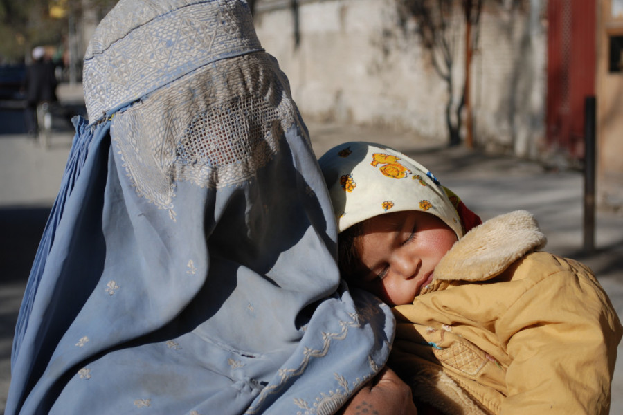 BIČEVANE su zbog nošenja sandala, a svako pravo im je USKRAĆENO: Avganistanske žene strahuju za svoje živote