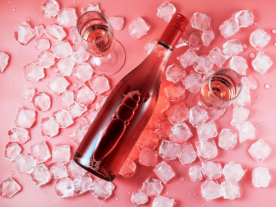 MALI KUĆNI TRIK: Kako da za samo SEDAM minuta ohladite flašu vina!