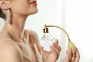 Razlika između parfema i toaletne vode nije zanemarljiva: Stručnjak za parfeme otkriva od čega zavisi dugotrajnost mirisa na koži