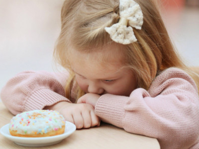 Ne kljukajte dete kao PATKU: Ako neće samo da jede, PRESTANITE sa ovakvim greškama