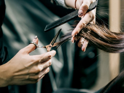 Veliki povratak trenda DEVEDESETIH: Ova frizura će biti VELIKI hit u proleće 2022