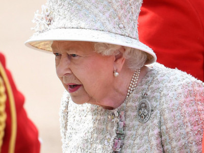 ZABRINJAVAJUĆE: Stiglo obaveštenje iz Bakingemske palate, kraljica Elizabeta uzima "ODMOR"