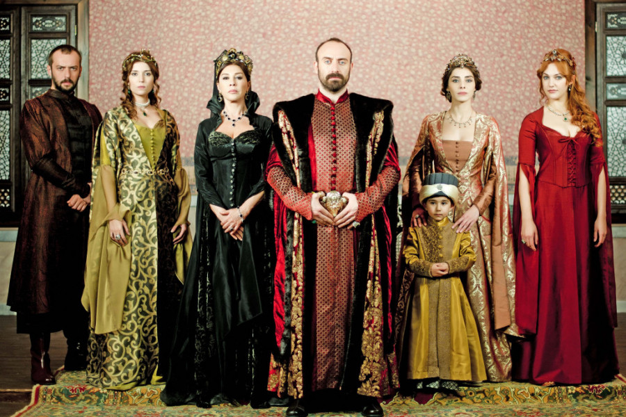 "Kao da nam je crni oblak iznad glave": Prokletstvo glumaca serije "Sulejman Veličanstveni", od razvoda braka, neplodnosti do iznenadne smrti!