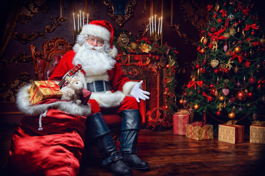 Za Božić ili Novu godinu? Jedan nam je nametnut, ko i kada deli PAKETIĆE, da li Deda Mraz ili Božić Bata!