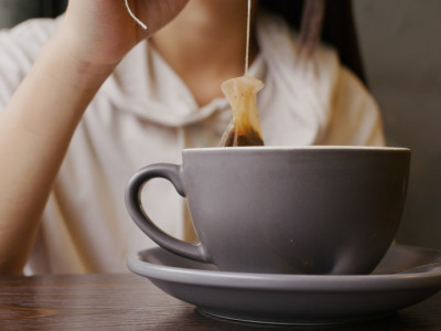 ZA MINUT spušta PRITISAK: Ovaj čaj je spas za holesterol, reguliše MASNOĆE U KRVI, a dovoljna vam je jedna VEĆA šolja!