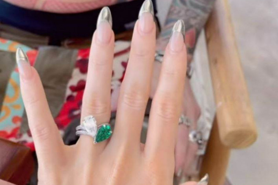 Prsten vredan 500.000 dolara na njenoj ruci: Ukoliko Megan Foks proba da ga skine BOLEĆE JE, ali stvarno! (FOTO)