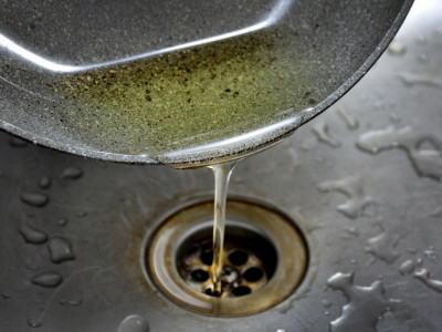 Znate li GDE treba da BACITE kuhinjsko ulje nakon prženja? NIKAKO nemojte u sudoperu!