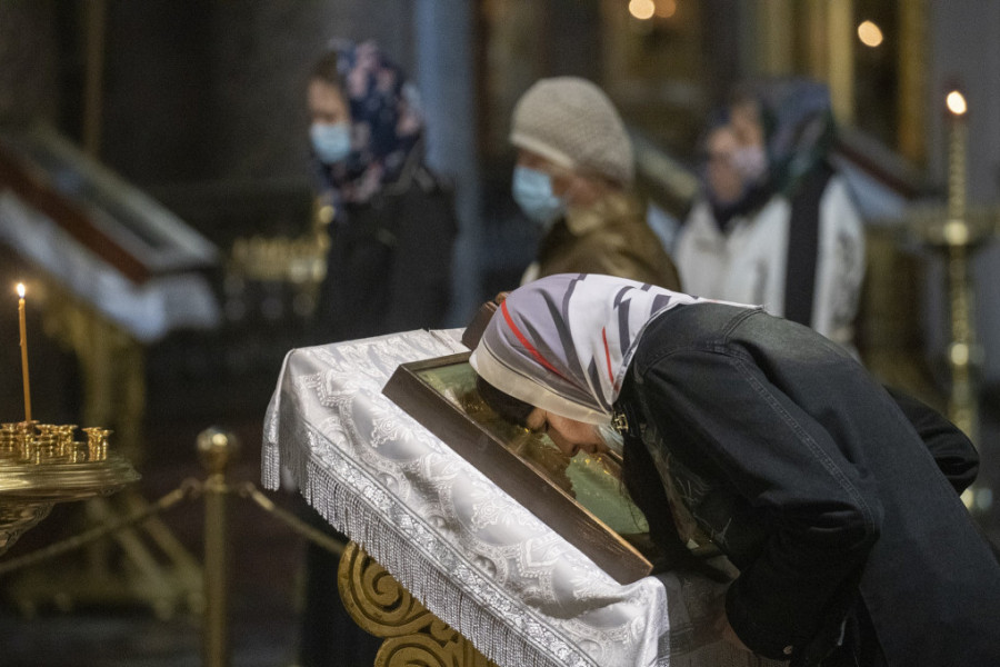Danas OBAVEZNO izgovorite ovu molitvu: Srpska pravoslavna crkva slavi TRI APOSTOLA, pomolite se za zdravlje, sreću i blagostanje