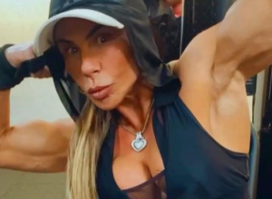 IZGLEDA KAO BOMBA Prilaze joj DVADESETOGODIŠNJACI da je pozovu na dejt, a kada čuju koliko ima godina POCRVENE OD ŠOKA