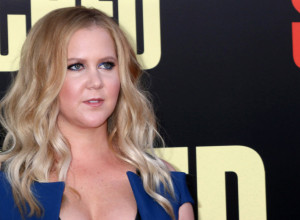 Popularna glumica Ejmi Šumer otkrila da pati od OPAKE BOLESTI: "Mislim da svako ima veliku tajnu i to je bila moja"