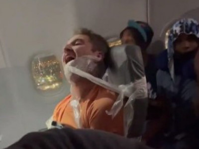 Drama u avionu: VEZALI ga za sedište jer je PRETIO stjuardesi i dirao je, a kada su sleteli sačekalo ga je IZNENAĐENJE