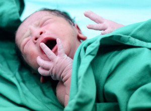 Ceo život podizala tuđu decu, muž je napustio kad je saznao za trudnoću: Žena, medicinsko čudo - rodila blizance u 70-oj godini