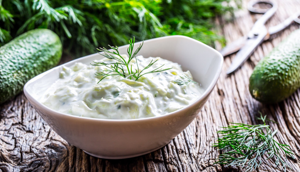 Hit salata ovog LETA: Iskusne domaćice imaju trik za najukusniju krastavac salatu