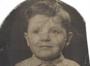 Legendanog GLUMCA svi pamte po ulozi NAJVEĆEG negativca: Ovako je izgledao kao DETE, možete li da pogodite ko je?