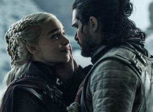 Za vreme snimanja "Igre prestola" suočavala se sa TEŠKOM bolešću: Odstranjen joj je deo MOZGA, a od bolova nije mogla da hoda, već je PUZALA