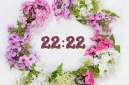 Univerzum vam šalje JAKU poruku ako vidite 22:22: Uradite JEDNO kako bi se obilje UVEĆALO, a ŽELJA ispunila