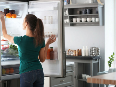 Stavite NOVINE u frižider, efekat će vas ODUŠEVITI: Ovaj trik morate da ZNATE ako želite da se rešite ozbiljnog PROBLEMA
