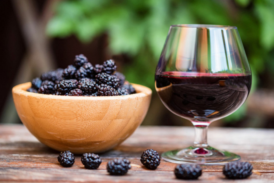 Kupinovo vino (RECEPT): Napravite domaći užitak sa MEDOM i bez konzervansa