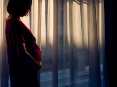 Trovao je svoju trudnu ženu: Evo kako je uspela da spasi sebe i još nerođenu bebu