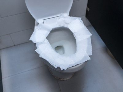 Da li stavljate toalet papir na dasku pre nego što sednete? Prestanite ODMAH to da radite, vaše ZDRAVLJE je ugroženo