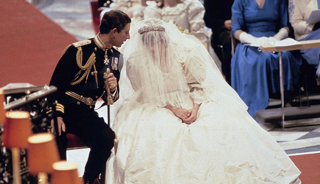 Potez princeze DAJANE promenio je ZAUVEK kraljevska venčanja: Nije želela da izgovori JEDNU REČ, a isto su uradile Kejt i Megan
