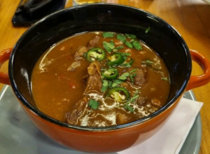 Saznali smo recept za čuveni RUMUNSKI GULAŠ: Najpikantniji i najukusniji ručak koji ćete pojesti ove zime