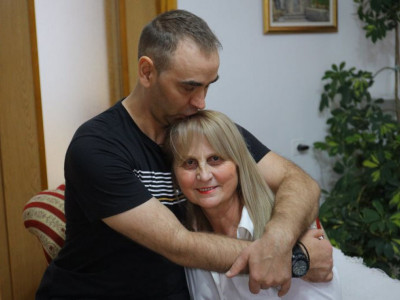 Naj mame Srbije: Velka je sinu Igoru donirala svoj BUBREG i "ponovo ga rodila", kada su ga doktori otpisali, ova LAVICA nije odustala