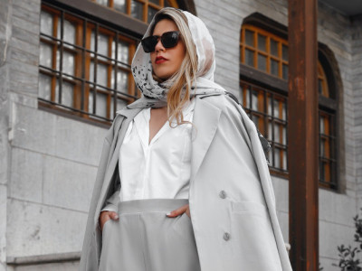Osam MODNIH trendova koji će obeležiti zimu: Sivi kaputi su OBAVEZNI, a drugi odevni komad se sa njim NAJBOLJE kombinuje