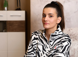 Mina (21) iz Leskovca ima SMRTONOSNU bolest: Kada joj je ostalo MESEC dana života, desilo se čudo (VIDEO/FOTO)