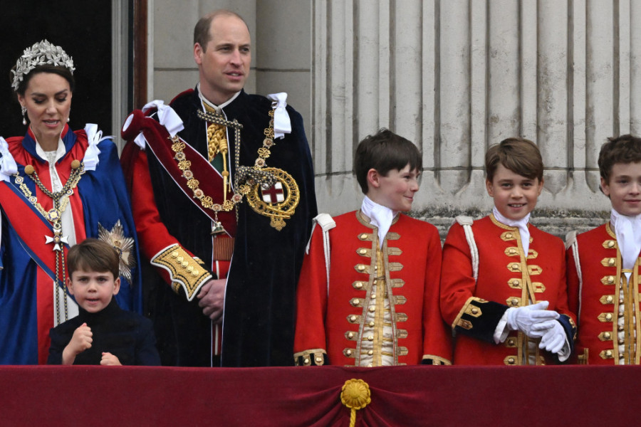 Princ Luis zasmejavao SVET: Tokom KRUNISANJA kralja Čarlsa, sin Vilijama i Kejt Midlton zabavljao publiku