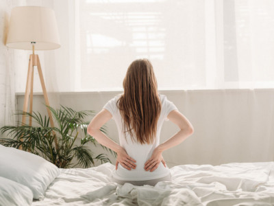 Uzroci bola u donjem delu leđa: Pojedini simptomi mogu ukazivati na ozbiljne bolesti