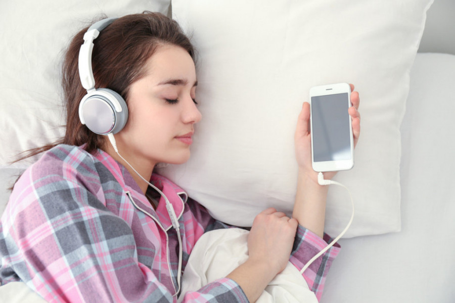 Ako spavate sa slušalicama u ušima, odmah morate da prestanete: Evo zašto je to OPASNO, a nije u pitanju gubitak sluha