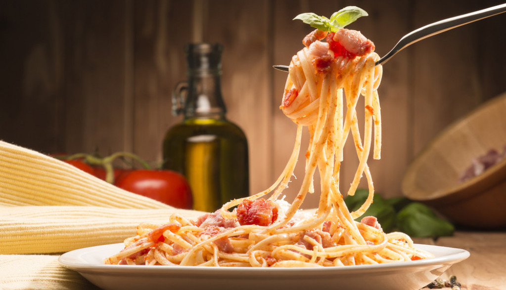 La tua pasta si attacca o si sfalda sempre?  Applica i trucchi dello chef e sarà perfetto, come in un ristorante italiano!