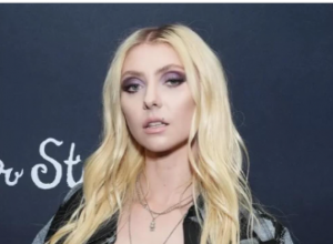 Tejlor Momsen