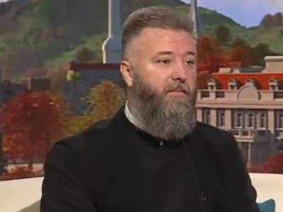 Otac Predrag Popović