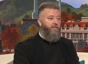 Otac Predrag Popović