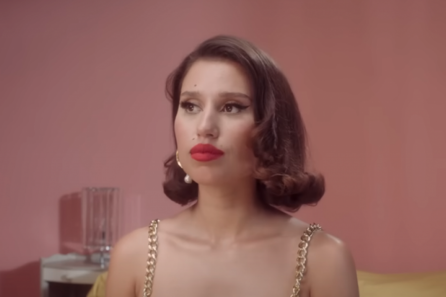 Printscreen/Youtube/RAYE