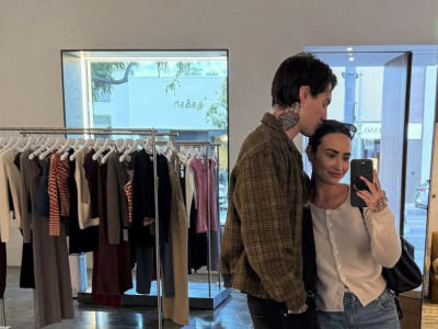 B4859 / Avalon / Profimedia