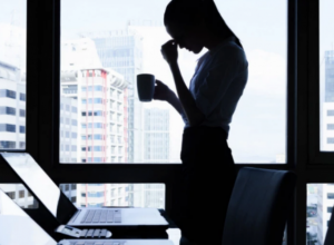 Stalno imate osećaj da će nešto krenuti po ZLU? Evo kako možete da prestanete da zamišljate NEGATIVAN scenario u svojoj glavi!