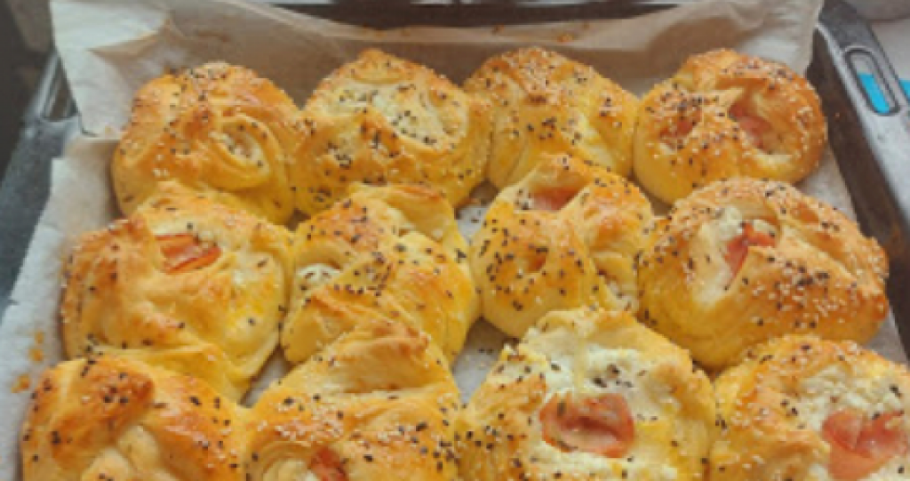 Domaće mini PICE: Specifične, hrskave, izdašne, ni u jednoj pekari ne mogu da se kupe!