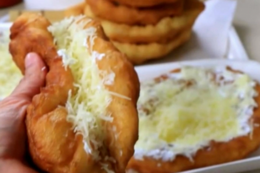 Napravite LANGOŠ: Preukusne lepinje, pune sira (RECEPT)
