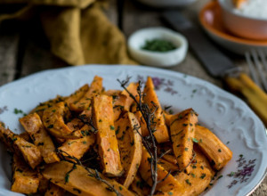 PRSTE DA POLIŽEŠ! Spolja hrskvav, iznutra sočan, začinjeni prepečeni batat