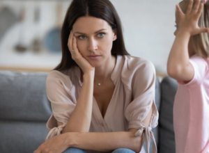 "Sestra je htela da pozove POLICIJU nakon što sam joj čuvala decu": Tetka je mogla da izvuče DEBLJI KRAJ nakon laži deteta!