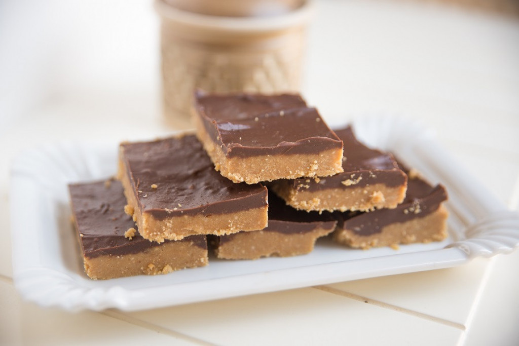 Recept za BAJADERU sa kikiriki puterom: Savršen desert spreman za samo 25 minuta!