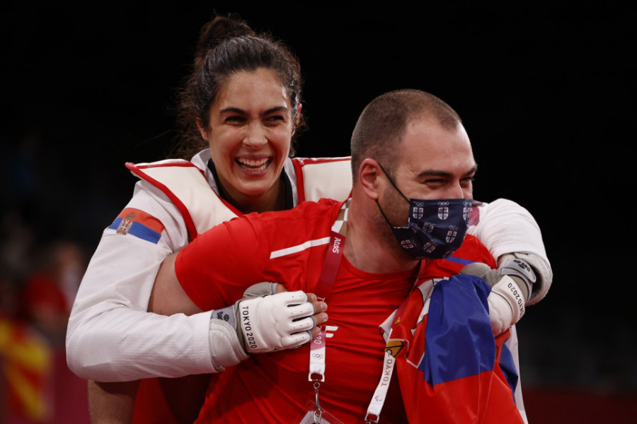 Osvanuo mural u čast zlatne olimpijke Milice Mandić: Na ovaj način komšije su htele da joj pokažu zahvalnost