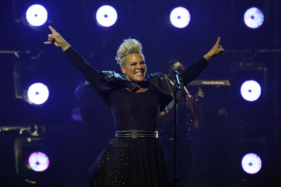 Pink odlučila da vodi svoju DECU na turneju: Ćerku (11) je čak i ZAPOSLILA kod sebe u timu