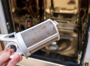 Niko nas nije upozorio da OVE stvari MORAMO menjati SVAKE godine: Koristimo ih stalno, a mogu biti OPASNE po zdravlje