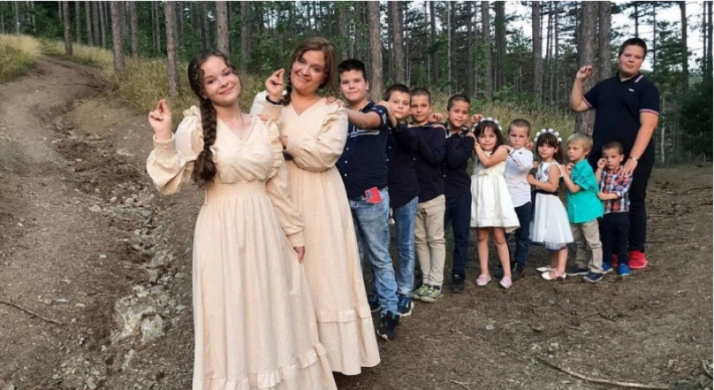 Maja iz KRALJEVA sama podiže JEDANAESTORO DECE: "Za jedan ručak trebaju mi DVA PILETA, puna KESA KROMPIRA,  dva HLEBA i brdo SALATE"